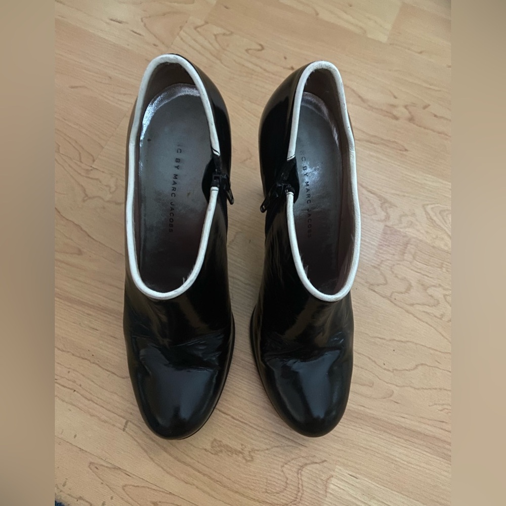 Marc jacobs ankle booties